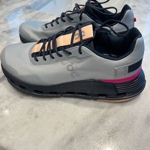 On Cloud Cloudnova Glacier/Aurora size 6.5